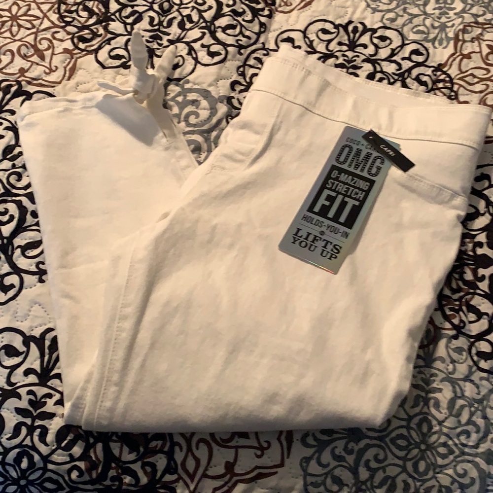Coco + Carmen White Capri OMG